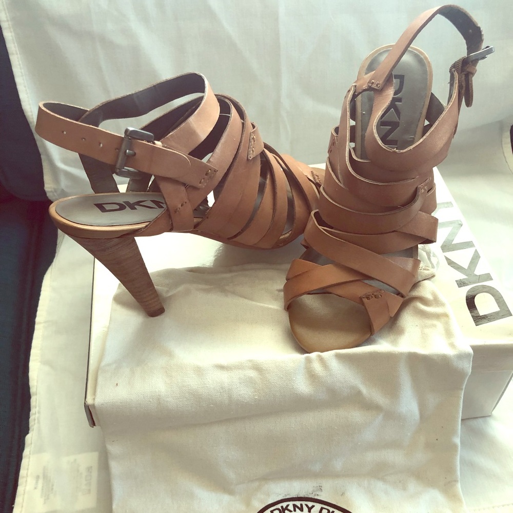 DKNY Tan Leather Shoes 7.5